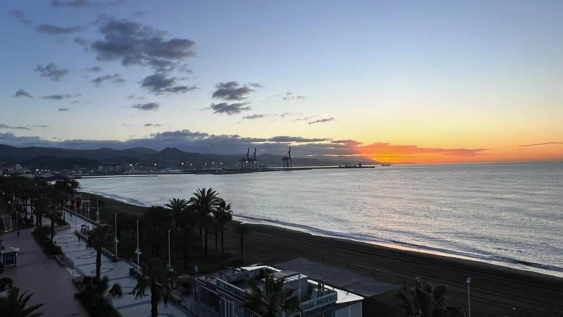 Alma Malaguena -Frente Al Mar Apartment Malaga